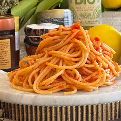 Seasonal Italian olive oil varieties included in quarterly gourmet subscription